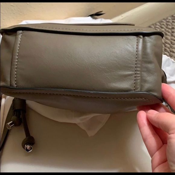 Marc Jacobs Leather Tied Up Crossbody Bag in Tan - Picture 3 of 3